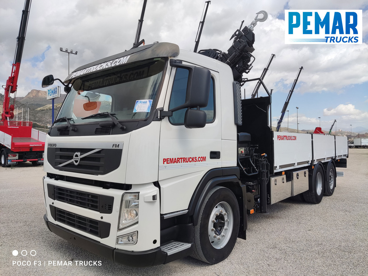 VOLVO FM 330 6X2 GRUA CAJA FIJA - Kamion sa tovarnim sandukom, Kamion sa dizalicom: slika 2 VOLVO FM 330 6X2 GRUA CAJA FIJA - Kamion sa tovarnim sandukom, Kamion sa dizalicom: slika 2