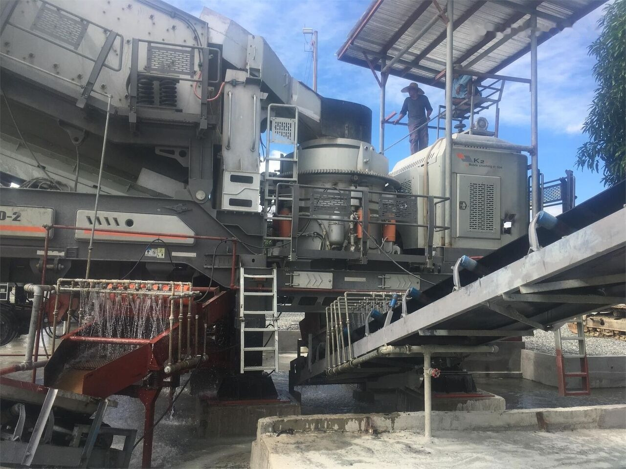 Kinglink HPY300 River Pebble Rock Portable Cone Crusher - Konusna drobilica: slika 1 Kinglink HPY300 River Pebble Rock Portable Cone Crusher - Konusna drobilica: slika 1