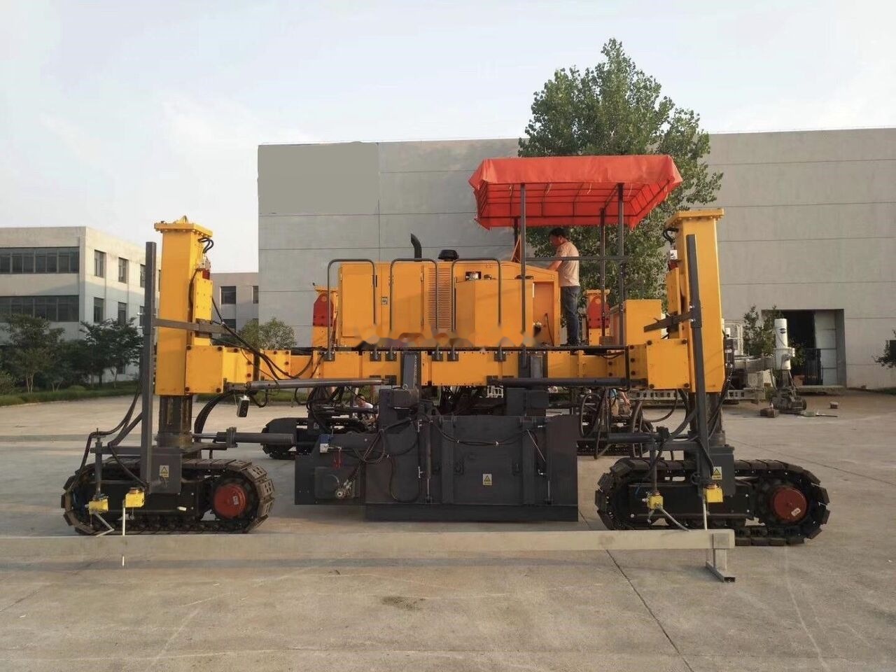 Kinglink MC6500 Concrete Slipform Paver - Betonski finišer: slika 4 Kinglink MC6500 Concrete Slipform Paver - Betonski finišer: slika 4