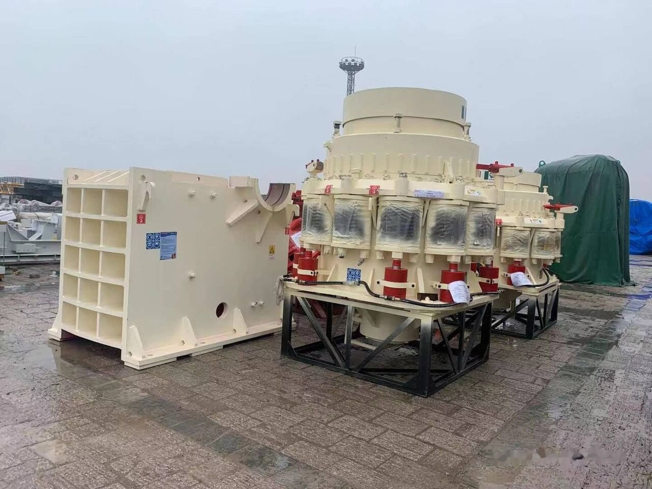 Kinglink PE3042 Granite Jaw Crusher for Nigeria Quarry - Čeljusna drobilica: slika 3 Kinglink PE3042 Granite Jaw Crusher for Nigeria Quarry - Čeljusna drobilica: slika 3