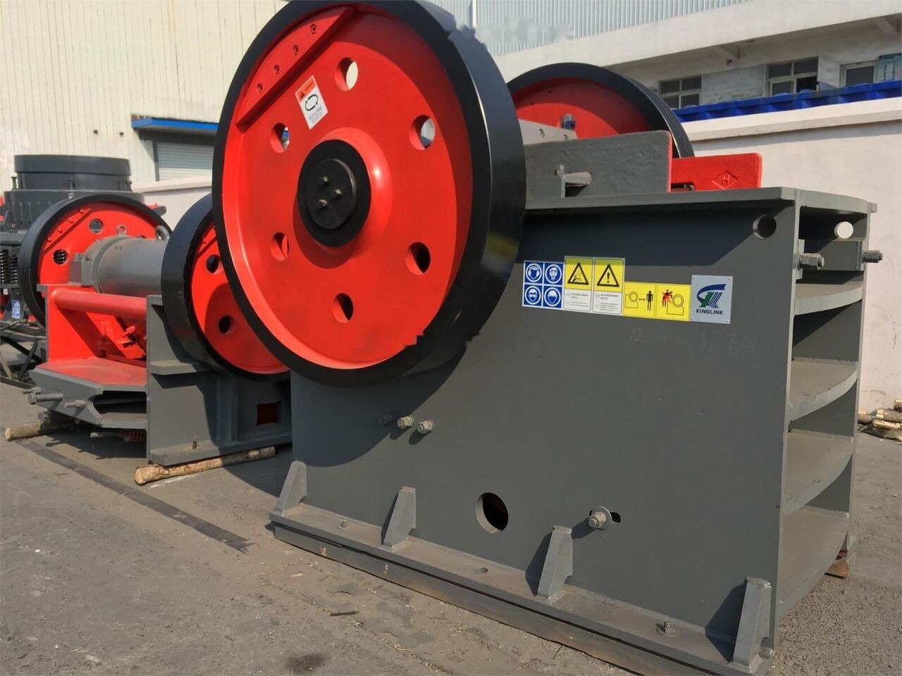 Kinglink PE600x900 Basalt and Granite Jaw Crusher - Čeljusna drobilica: slika 4 Kinglink PE600x900 Basalt and Granite Jaw Crusher - Čeljusna drobilica: slika 4