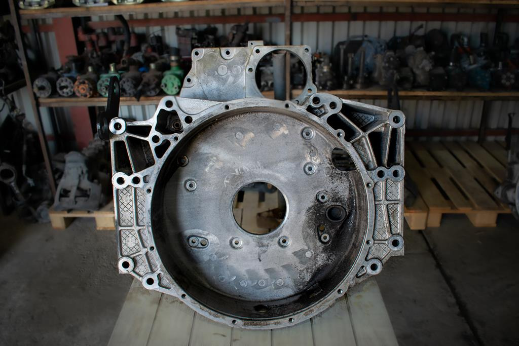 MAN TGA - WITH HOLE FOR MOVEMENT - Zamajac za Kamion: slika 1 MAN TGA - WITH HOLE FOR MOVEMENT - Zamajac za Kamion: slika 1