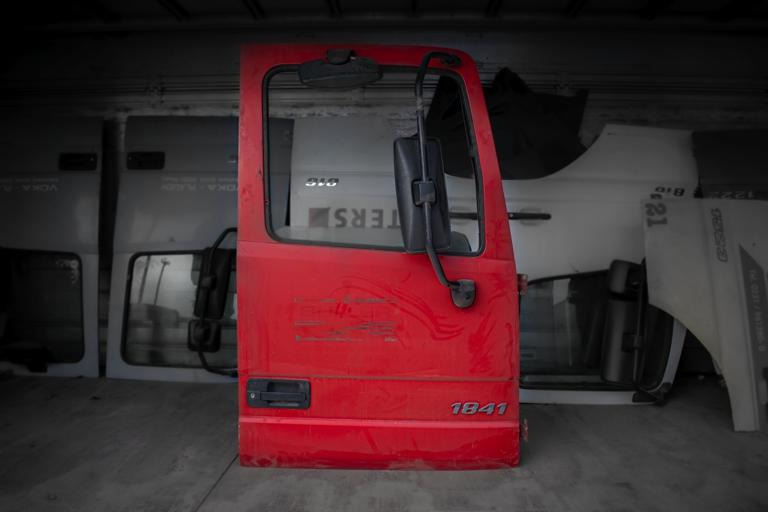 MERCEDES-BENZ ACTROS MEGA SPACE MP II - RIGHT - Vrata i delovi za Kamion: slika 1 MERCEDES-BENZ ACTROS MEGA SPACE MP II - RIGHT - Vrata i delovi za Kamion: slika 1