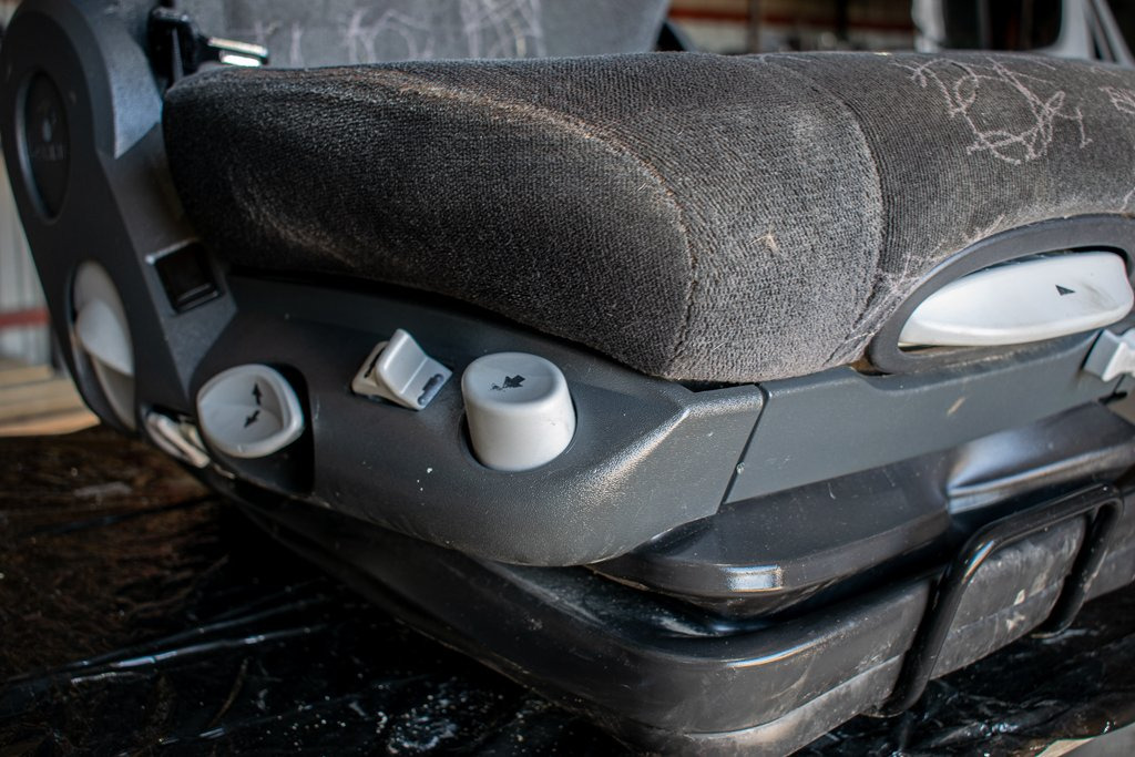 MERCEDES-BENZ ACTROS MP II AIR SEAT - PASSENGER - Sedište za Kamion: slika 4 MERCEDES-BENZ ACTROS MP II AIR SEAT - PASSENGER - Sedište za Kamion: slika 4