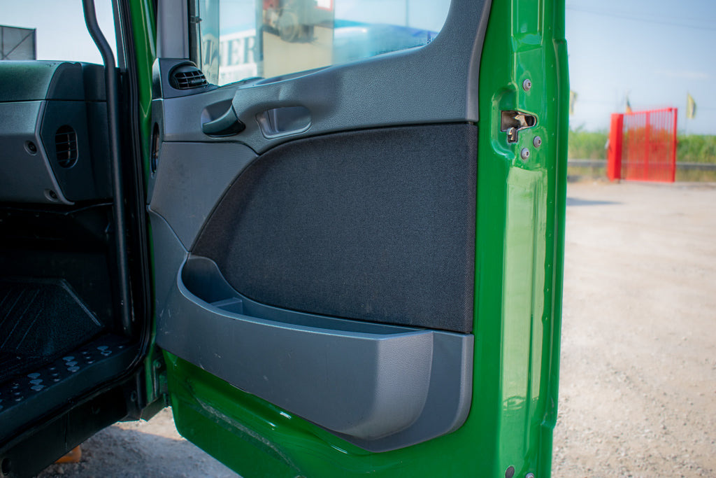 MERCEDES-BENZ ACTROS MP II DOOR LINING - PASSENGER - Vrata i delovi za Kamion: slika 2 MERCEDES-BENZ ACTROS MP II DOOR LINING - PASSENGER - Vrata i delovi za Kamion: slika 2