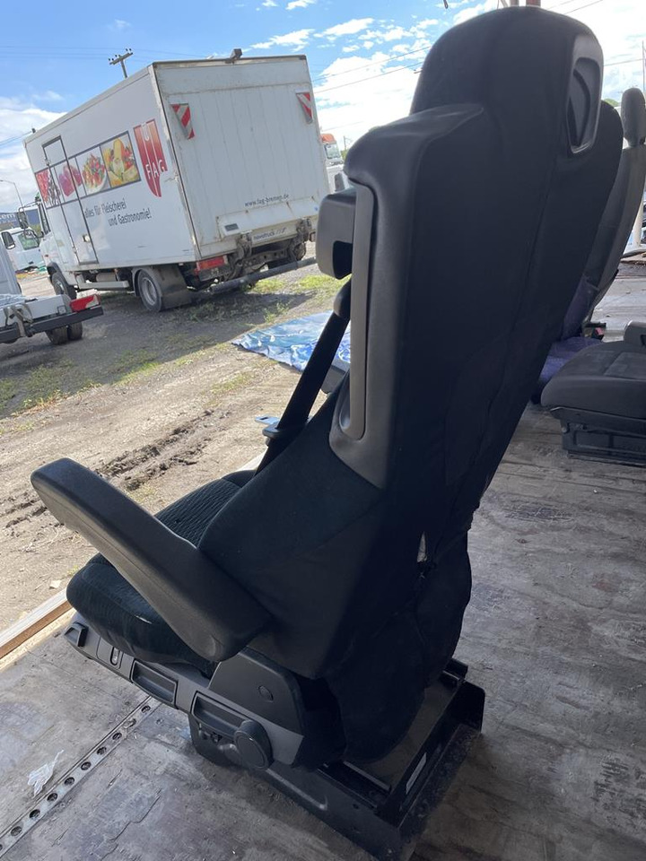 MERCEDES-BENZ ACTROS MP4 AIR DRIVER SEAT - Sedište za Kamion: slika 5 MERCEDES-BENZ ACTROS MP4 AIR DRIVER SEAT - Sedište za Kamion: slika 5