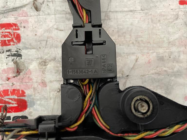 MERCEDES-BENZ ACTROS MP4 OM471 PLASTIC WIRING FRAME - A 471 010 0279 - Karoserija i eksterijer za Kamion: slika 3 MERCEDES-BENZ ACTROS MP4 OM471 PLASTIC WIRING FRAME - A 471 010 0279 - Karoserija i eksterijer za Kamion: slika 3