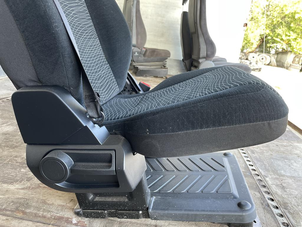 MERCEDES-BENZ ACTROS MP4 - PASSENGER - Sedište za Kamion: slika 3 MERCEDES-BENZ ACTROS MP4 - PASSENGER - Sedište za Kamion: slika 3