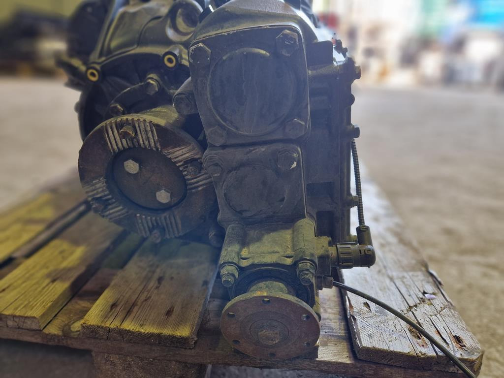 ZF P.T.O ASTRONIC N AS/10 B - 81.38100 - 6806 - Transmisija za Kamion: slika 1 ZF P.T.O ASTRONIC N AS/10 B - 81.38100 - 6806 - Transmisija za Kamion: slika 1