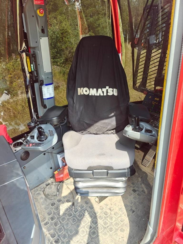 Prevoznik Komatsu 855: slika 13