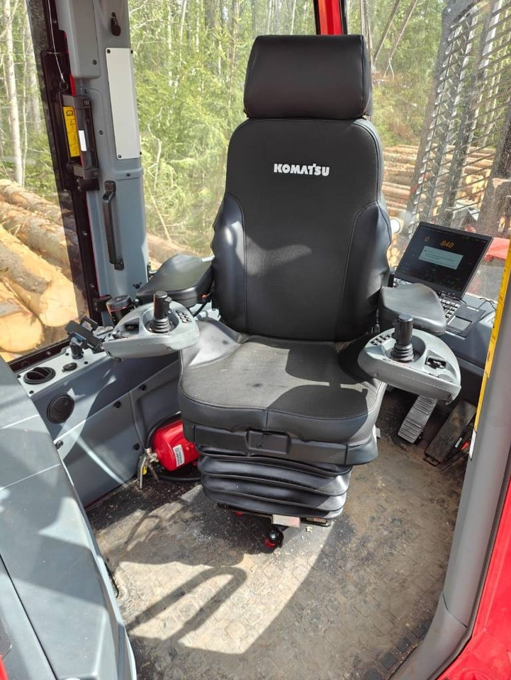 Prevoznik Komatsu 855: slika 18