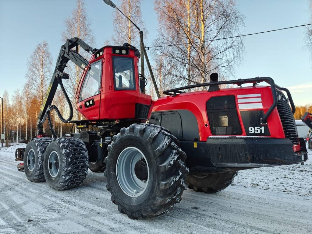 Komatsu 951 - Kombajn za šumarstvo: slika 3 Komatsu 951 - Kombajn za šumarstvo: slika 3
