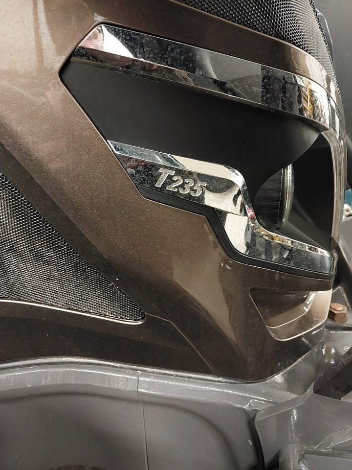 Valtra T 235 - Traktor: slika 5 Valtra T 235 - Traktor: slika 5