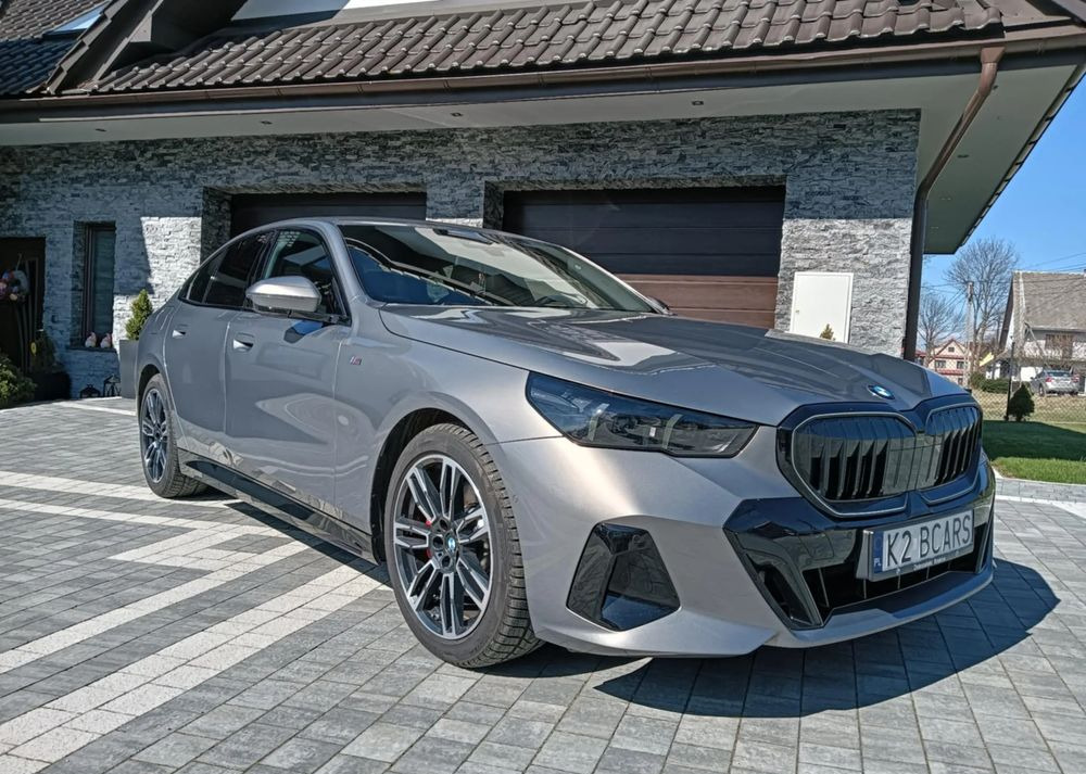 BMW Seria 5 - Automobil: slika 2 BMW Seria 5 - Automobil: slika 2