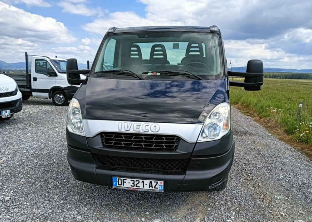 Iveco 35C13, 35C12, 35C14, 35C15 - Kamion sa golom šasijom i zatvorenom kabinom: slika 2 Iveco 35C13, 35C12, 35C14, 35C15 - Kamion sa golom šasijom i zatvorenom kabinom: slika 2