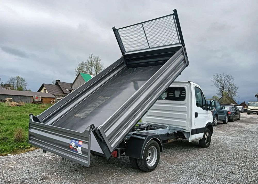 Iveco 35C13, 35C12, 35C15 - Dostavno vozilo kiper: slika 3 Iveco 35C13, 35C12, 35C15 - Dostavno vozilo kiper: slika 3