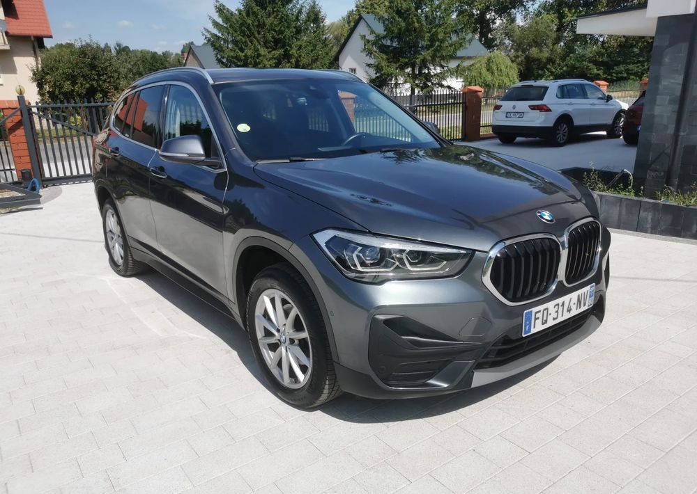 BMW X1 sDrive16d - Karavan: slika 1 BMW X1 sDrive16d - Karavan: slika 1