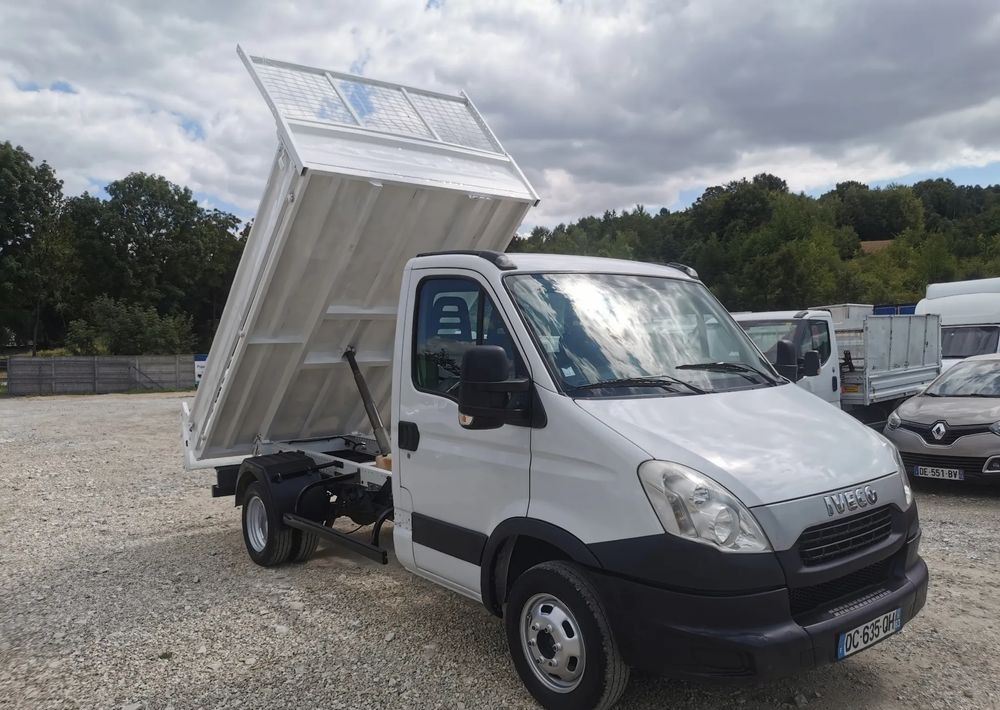 Iveco Daily 35C11 Kiper wywrotka Hak Bliźniak sprowadzony 35C12 - Dostavno vozilo kiper: slika 3 Iveco Daily 35C11 Kiper wywrotka Hak Bliźniak sprowadzony 35C12 - Dostavno vozilo kiper: slika 3