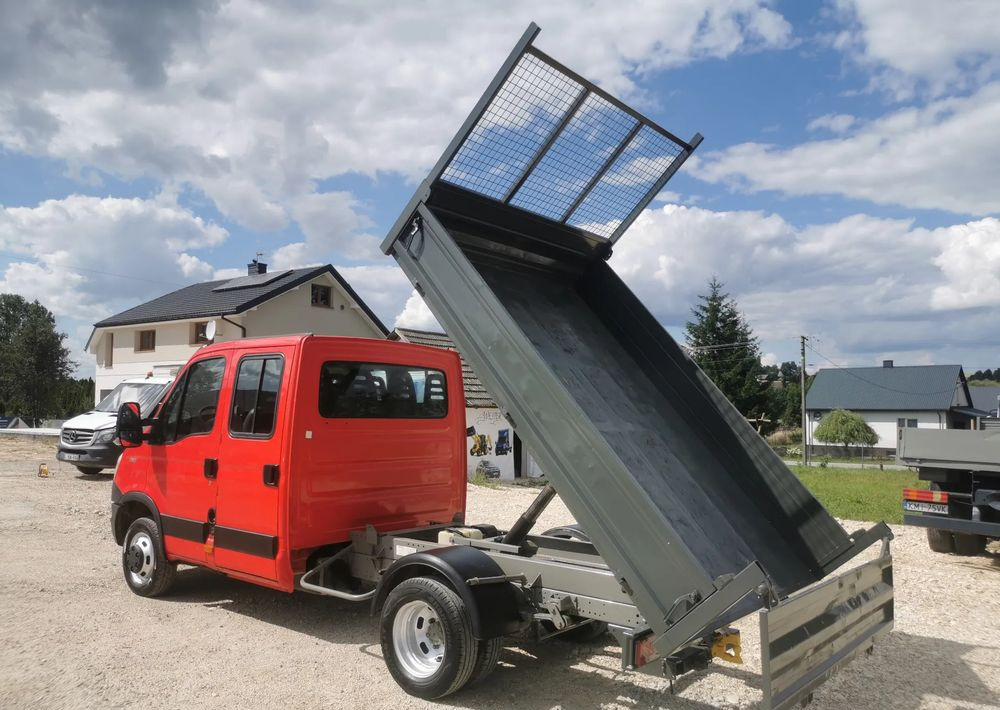 Iveco Daily 35C13 Brygadówka wywrotka Klimatyzacja Dubel hak kiper doka 35C13 - Dostavno vozilo kiper: slika 4 Iveco Daily 35C13 Brygadówka wywrotka Klimatyzacja Dubel hak kiper doka 35C13 - Dostavno vozilo kiper: slika 4