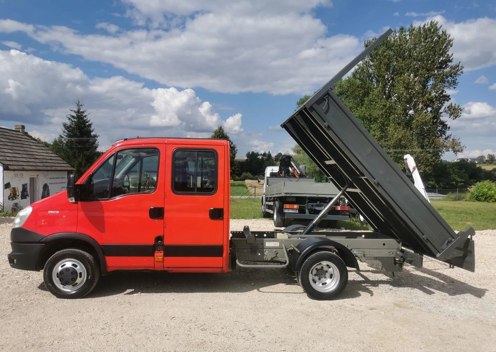 Iveco Daily 35C13 Brygadówka wywrotka Klimatyzacja Dubel hak kiper doka 35C13 - Dostavno vozilo kiper: slika 5 Iveco Daily 35C13 Brygadówka wywrotka Klimatyzacja Dubel hak kiper doka 35C13 - Dostavno vozilo kiper: slika 5