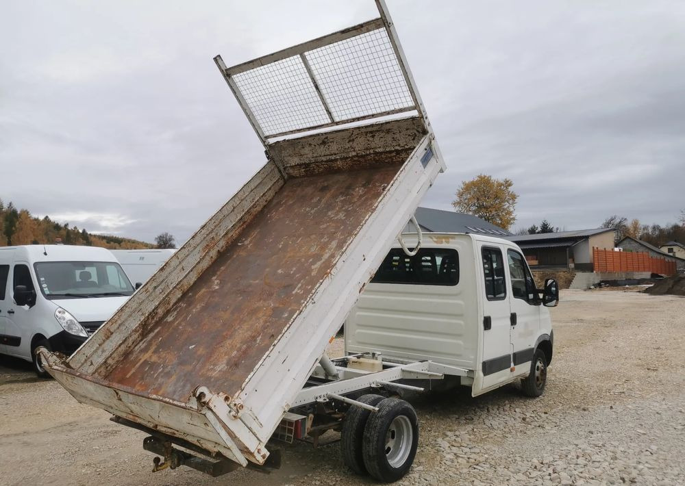 Iveco Daily 35C15 Brygadówka 3.0 - 150KM wywrotka Klimatyzacja Dubel hak kiper doka - Dostavno vozilo kiper: slika 3 Iveco Daily 35C15 Brygadówka 3.0 - 150KM wywrotka Klimatyzacja Dubel hak kiper doka - Dostavno vozilo kiper: slika 3