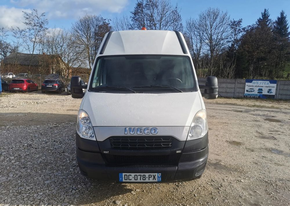 Iveco Daily 35C15 blaszak 3.0-150KM blizniak L3H3 długi Hak - Furgon: slika 2 Iveco Daily 35C15 blaszak 3.0-150KM blizniak L3H3 długi Hak - Furgon: slika 2