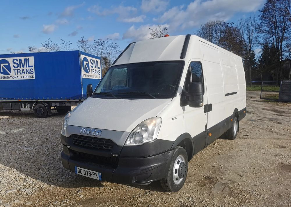 Iveco Daily 35C15 blaszak 3.0-150KM blizniak L3H3 długi Hak - Furgon: slika 1 Iveco Daily 35C15 blaszak 3.0-150KM blizniak L3H3 długi Hak - Furgon: slika 1