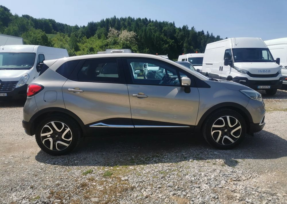 Renault Captur 0.9 Energy TCe Intens - SUV: slika 3 Renault Captur 0.9 Energy TCe Intens - SUV: slika 3