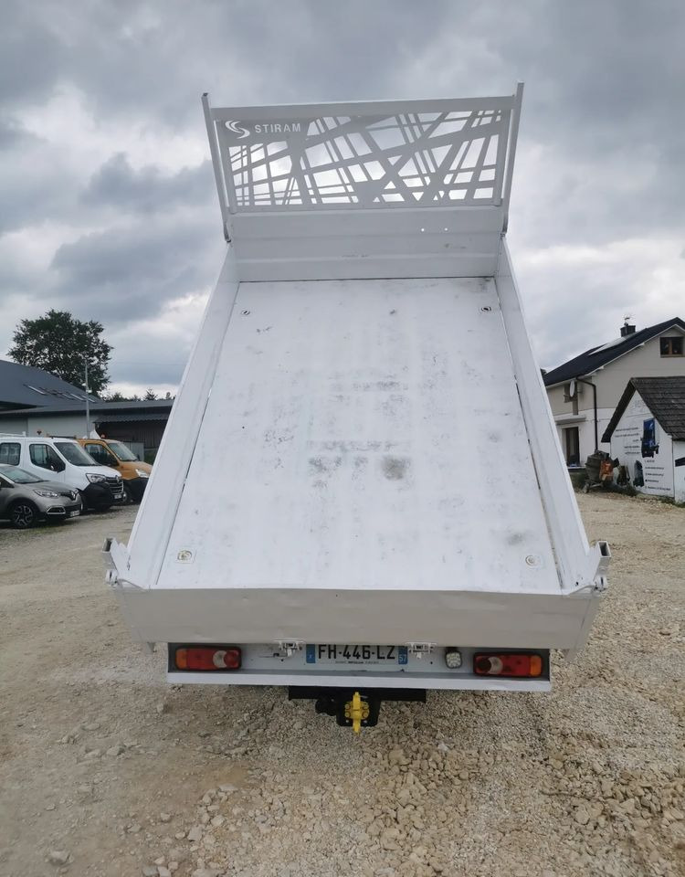 Renault Master Kiper wywrotka 2.3-145KM Hak Bliźniak klimatyzacja Kamera cofania - Dostavno vozilo kiper: slika 4 Renault Master Kiper wywrotka 2.3-145KM Hak Bliźniak klimatyzacja Kamera cofania - Dostavno vozilo kiper: slika 4