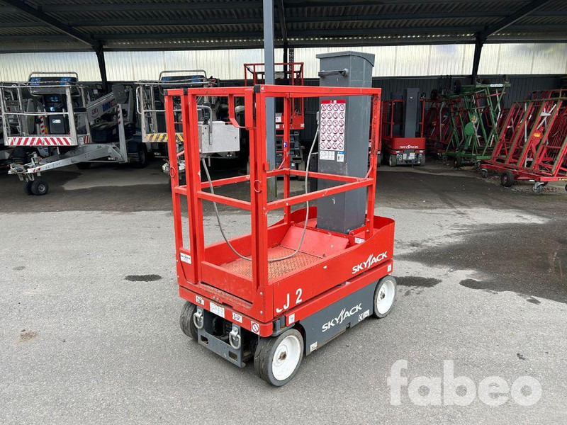 Skyjack SJ12 - Lift u obliku makaza: slika 1 Skyjack SJ12 - Lift u obliku makaza: slika 1