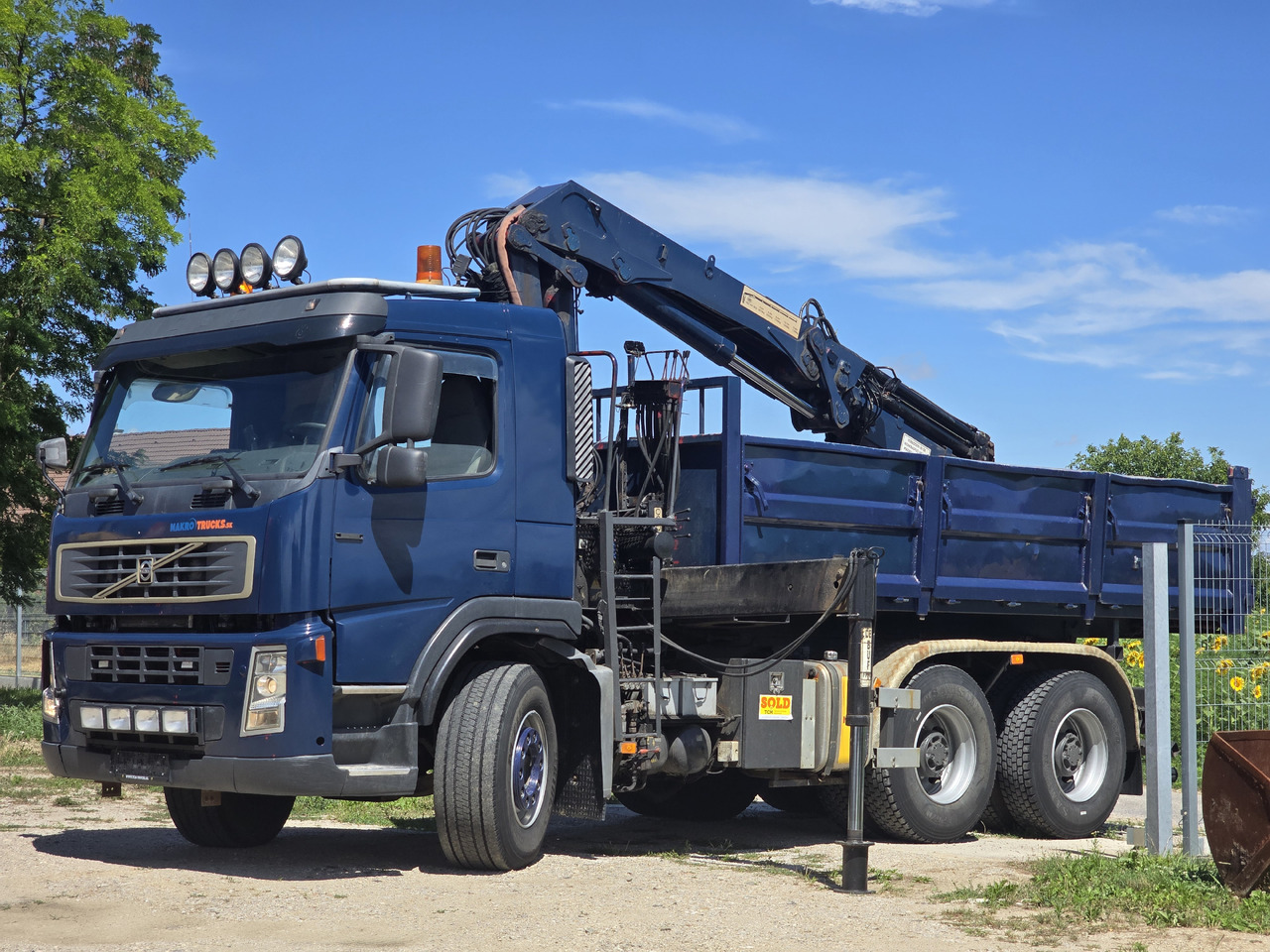 VOLVO FM 420 6X4 / KIPPER / CRANE HMF 1823 K4 - Istovarivač, Kamion sa dizalicom: slika 2 VOLVO FM 420 6X4 / KIPPER / CRANE HMF 1823 K4 - Istovarivač, Kamion sa dizalicom: slika 2