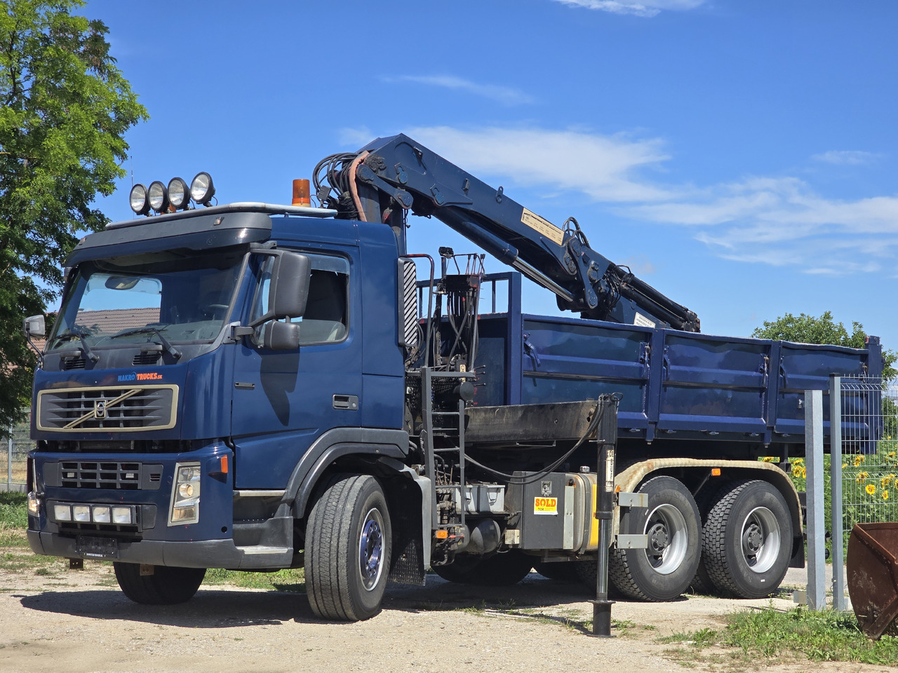 VOLVO FM 420 6X4 / KIPPER / CRANE HMF 1823 K4 - Istovarivač, Kamion sa dizalicom: slika 1 VOLVO FM 420 6X4 / KIPPER / CRANE HMF 1823 K4 - Istovarivač, Kamion sa dizalicom: slika 1
