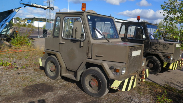Shopf F57 2 units - Aerodromski traktor: slika 1 Shopf F57 2 units - Aerodromski traktor: slika 1