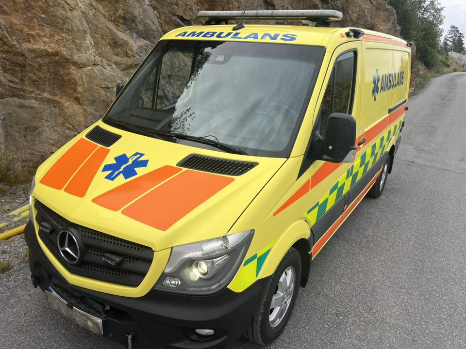 MERCEDES-BENZ Sprinter 319 - AMBULANCE - RESERVERAD !! - Vozilo hitne pomoći: slika 1 MERCEDES-BENZ Sprinter 319 - AMBULANCE - RESERVERAD !! - Vozilo hitne pomoći: slika 1