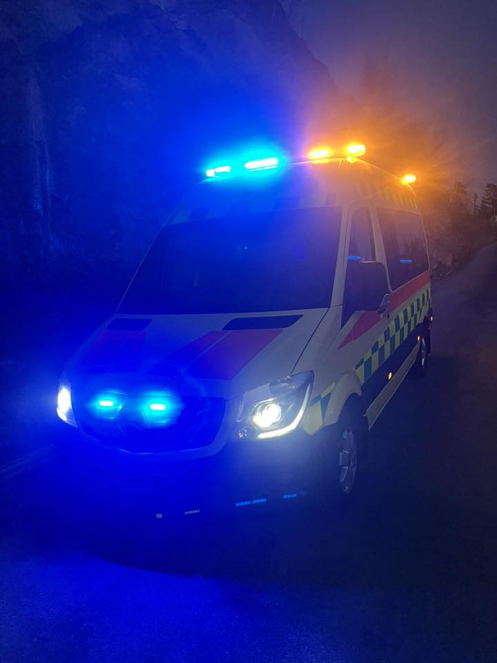 MERCEDES-BENZ Sprinter 319 - Light AMBULANCE / shvydka dopomo - Vozilo hitne pomoći: slika 1 MERCEDES-BENZ Sprinter 319 - Light AMBULANCE / shvydka dopomo - Vozilo hitne pomoći: slika 1