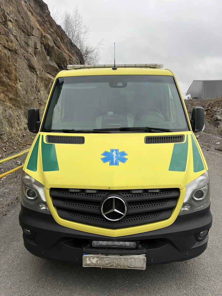 Mercedes-Benz Sprinter 316 - 2 stretcher ambulance - RESERVERAD!! - Vozilo hitne pomoći: slika 5 Mercedes-Benz Sprinter 316 - 2 stretcher ambulance - RESERVERAD!! - Vozilo hitne pomoći: slika 5