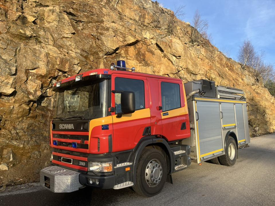 SCANIA P94GB 4x2 NZ310 - Fire engine - RESERVERAD !! - Vatrogasni kamion: slika 2 SCANIA P94GB 4x2 NZ310 - Fire engine - RESERVERAD !! - Vatrogasni kamion: slika 2