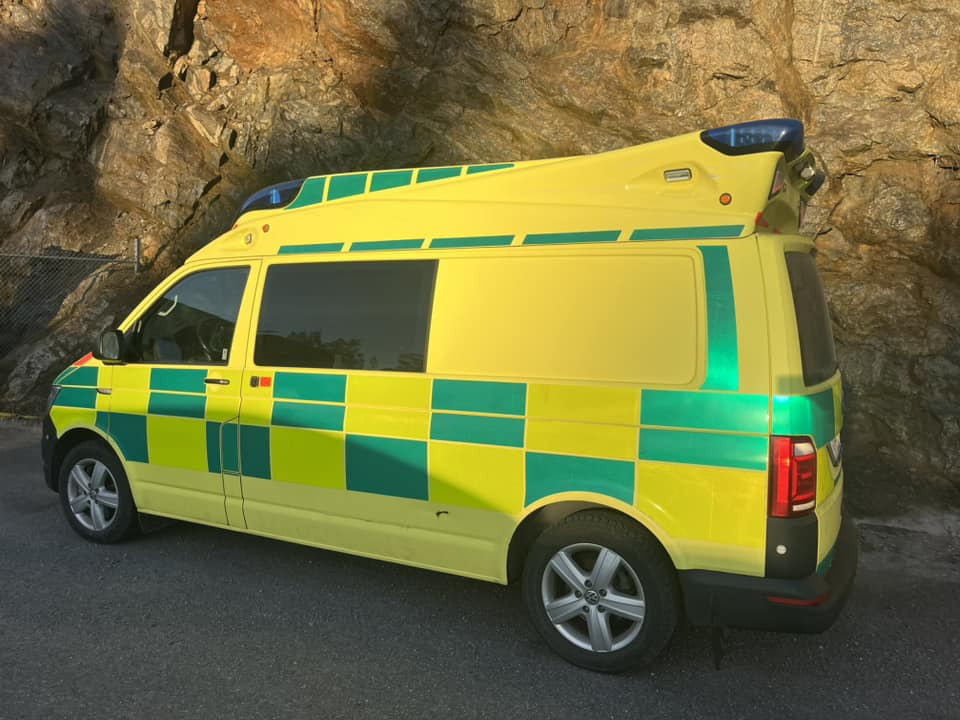 Volkswagen T6 4motions - AMBULANCE - RESERVERAD !! - Vozilo hitne pomoći: slika 3 Volkswagen T6 4motions - AMBULANCE - RESERVERAD !! - Vozilo hitne pomoći: slika 3