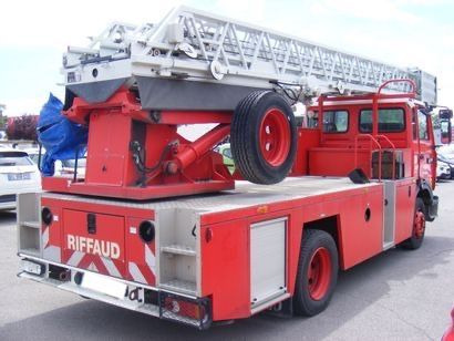 Renault Midliner M180 Drehleiter Feuerwehr EPSA23.5 1999 - Vazdušna platforma montirana na kamion: slika 4 Renault Midliner M180 Drehleiter Feuerwehr EPSA23.5 1999 - Vazdušna platforma montirana na kamion: slika 4