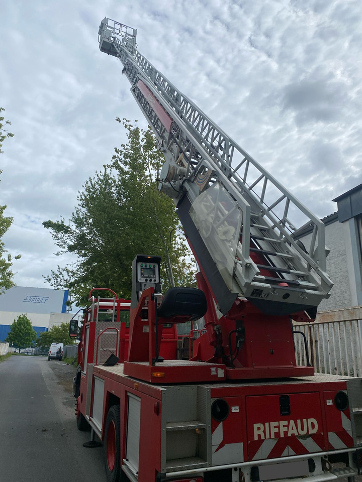 Renault Midliner M180 Drehleiter Feuerwehr EPSA23.5 1999 - Vazdušna platforma montirana na kamion: slika 1 Renault Midliner M180 Drehleiter Feuerwehr EPSA23.5 1999 - Vazdušna platforma montirana na kamion: slika 1