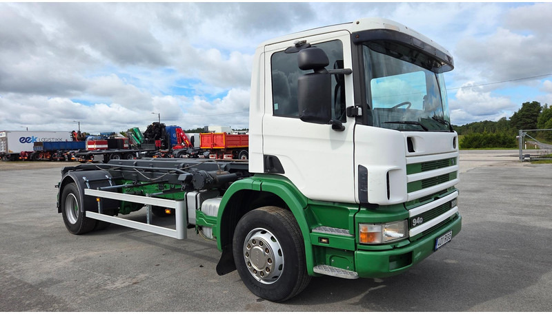 Scania P94 4X2 220 - Kamion sa kablovskim sistemom: slika 2 Scania P94 4X2 220 - Kamion sa kablovskim sistemom: slika 2