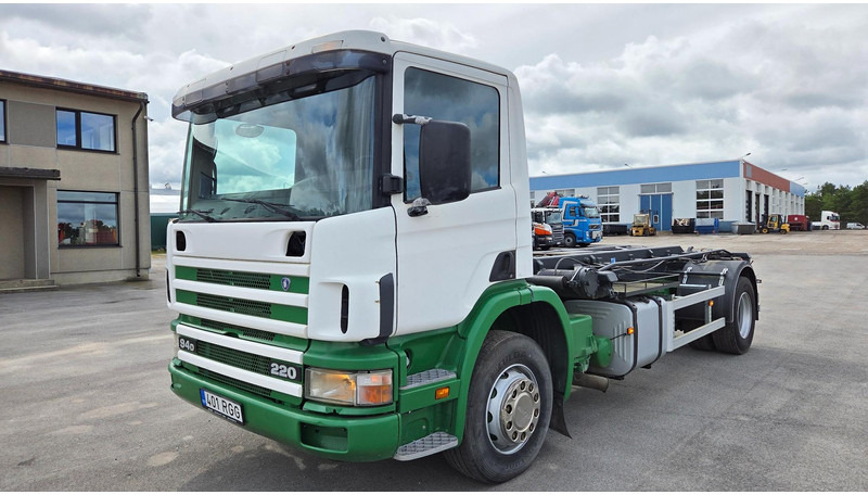 Scania P94 4X2 220 - Kamion sa kablovskim sistemom: slika 1 Scania P94 4X2 220 - Kamion sa kablovskim sistemom: slika 1