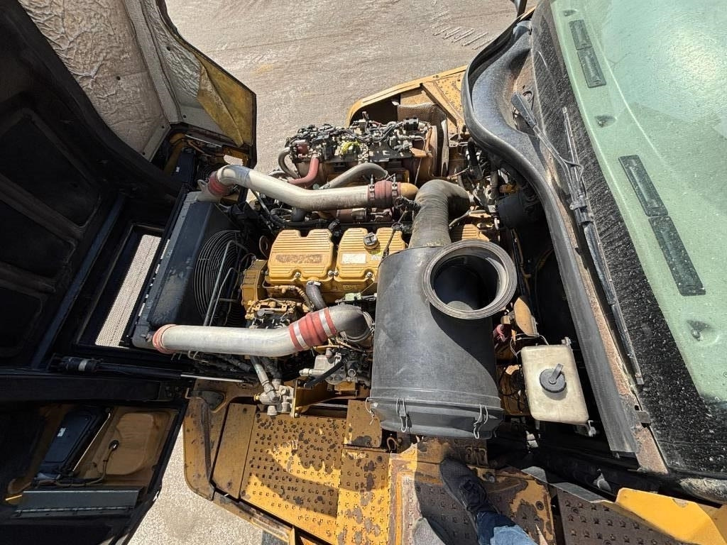 Zglobni kiper CAT 745 C: slika 16 Zglobni kiper CAT 745 C: slika 16