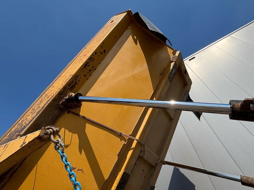 Zglobni kiper CAT 745 C: slika 21 Zglobni kiper CAT 745 C: slika 21