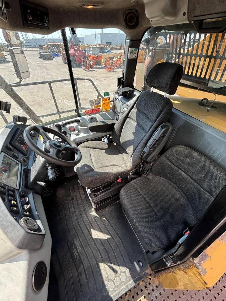 Zglobni kiper CAT 745 C: slika 13 Zglobni kiper CAT 745 C: slika 13