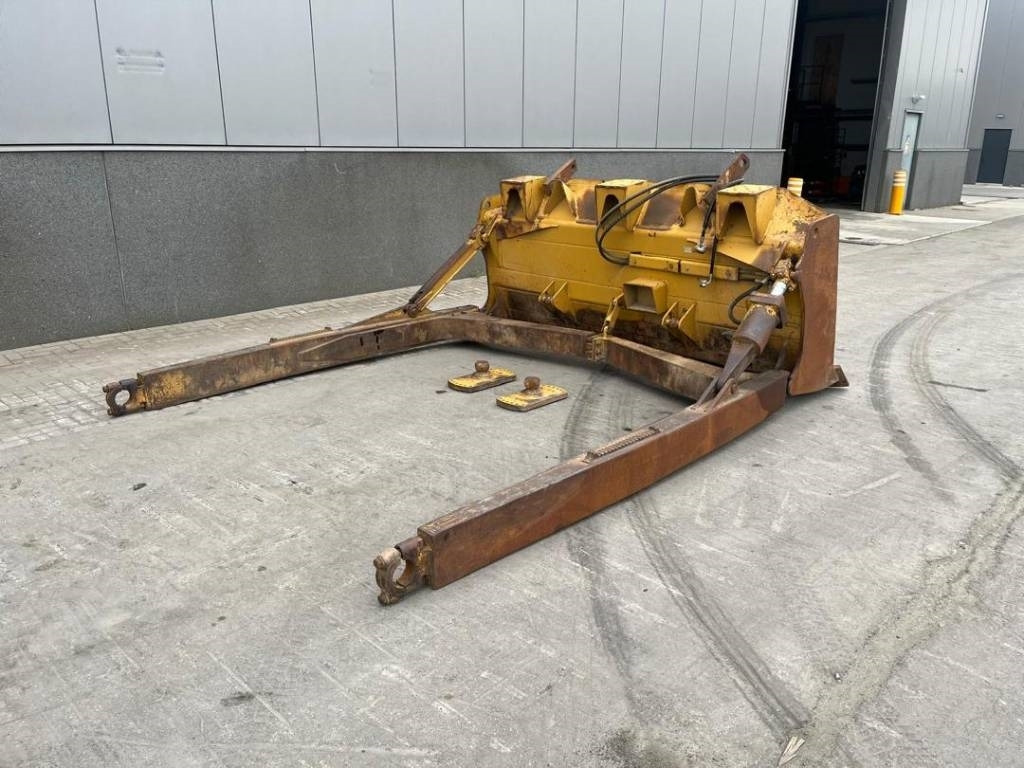 CAT D 6 XL Blade + Pusharms - Oštrica: slika 3 CAT D 6 XL Blade + Pusharms - Oštrica: slika 3