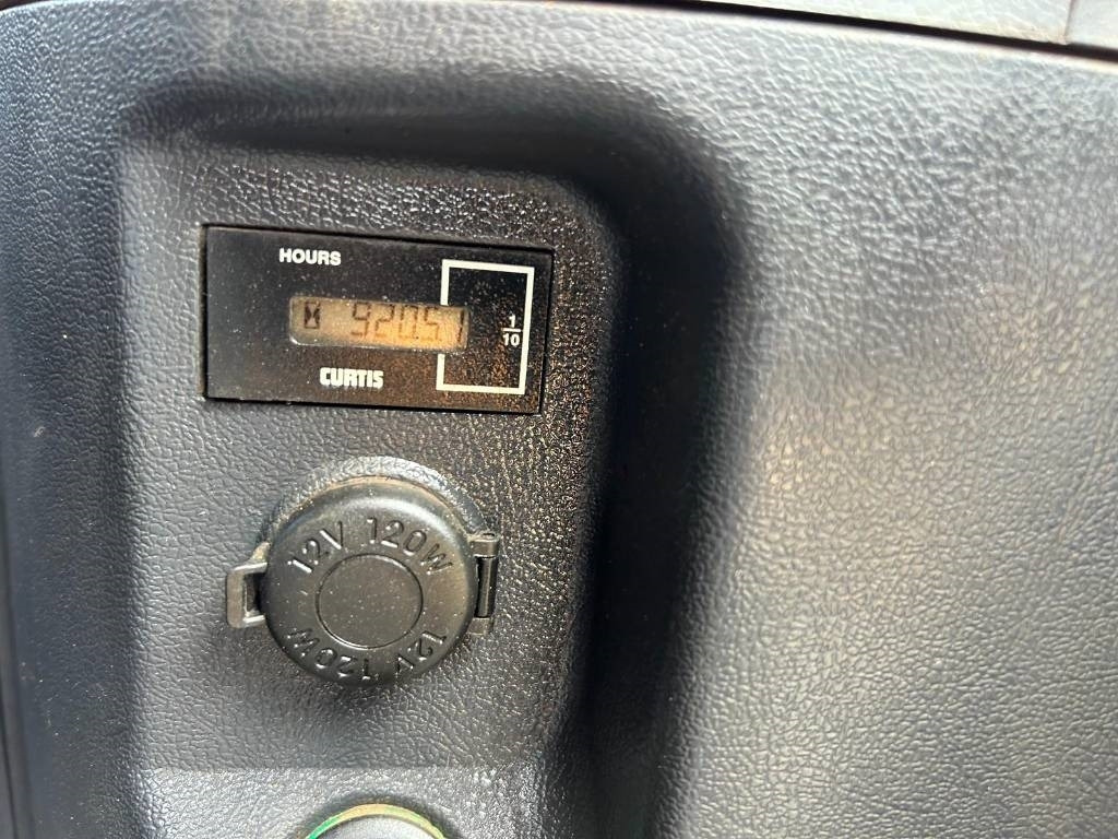 Utovarivač točkaš Hyundai HL 970: slika 14