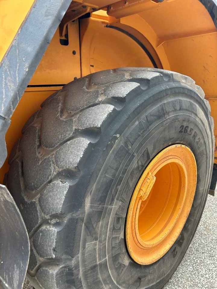 Utovarivač točkaš Hyundai HL 970: slika 35