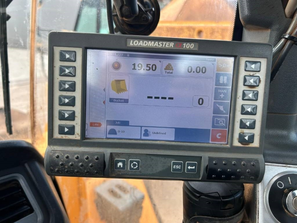 Utovarivač točkaš Hyundai HL 970: slika 18