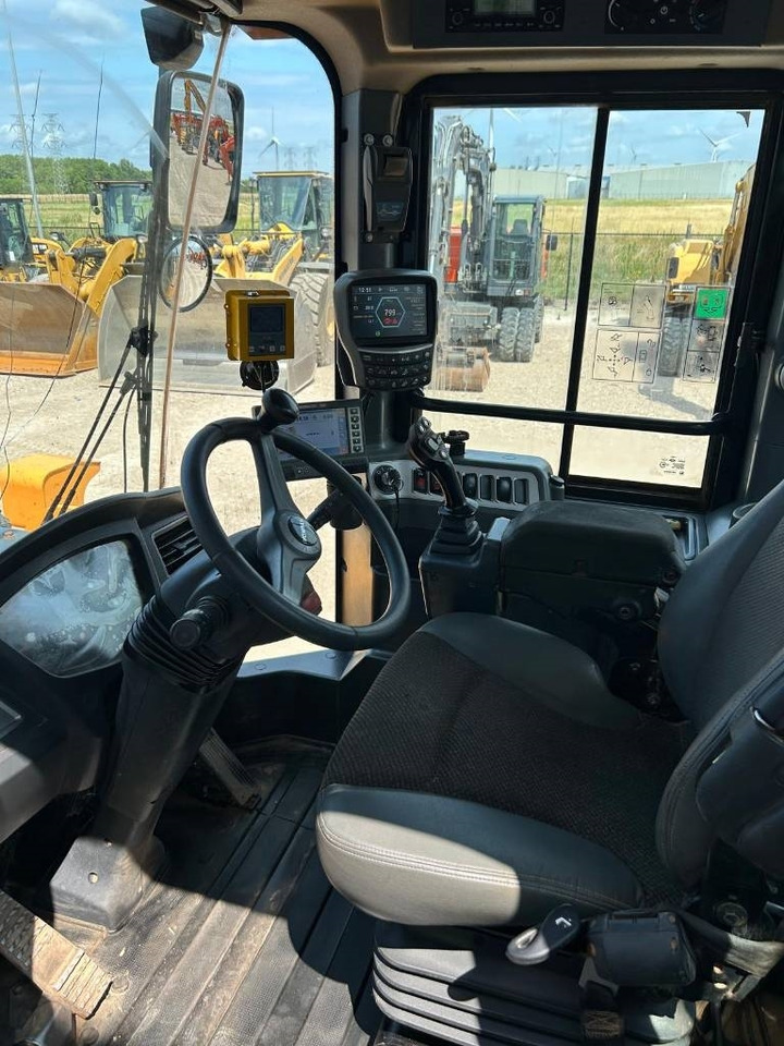 Utovarivač točkaš Hyundai HL 970: slika 15